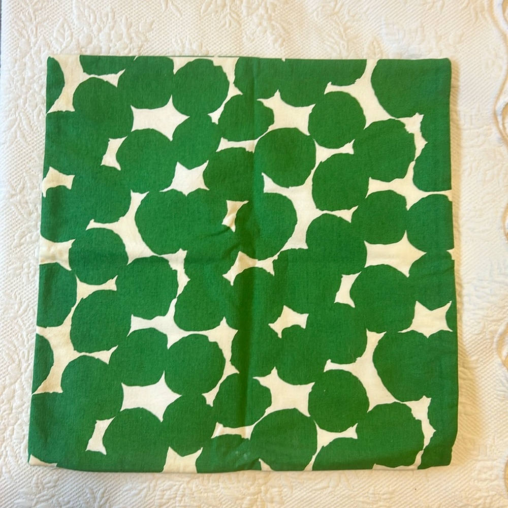 Beautiful Kate Spade pillow cover.   Excellent condition